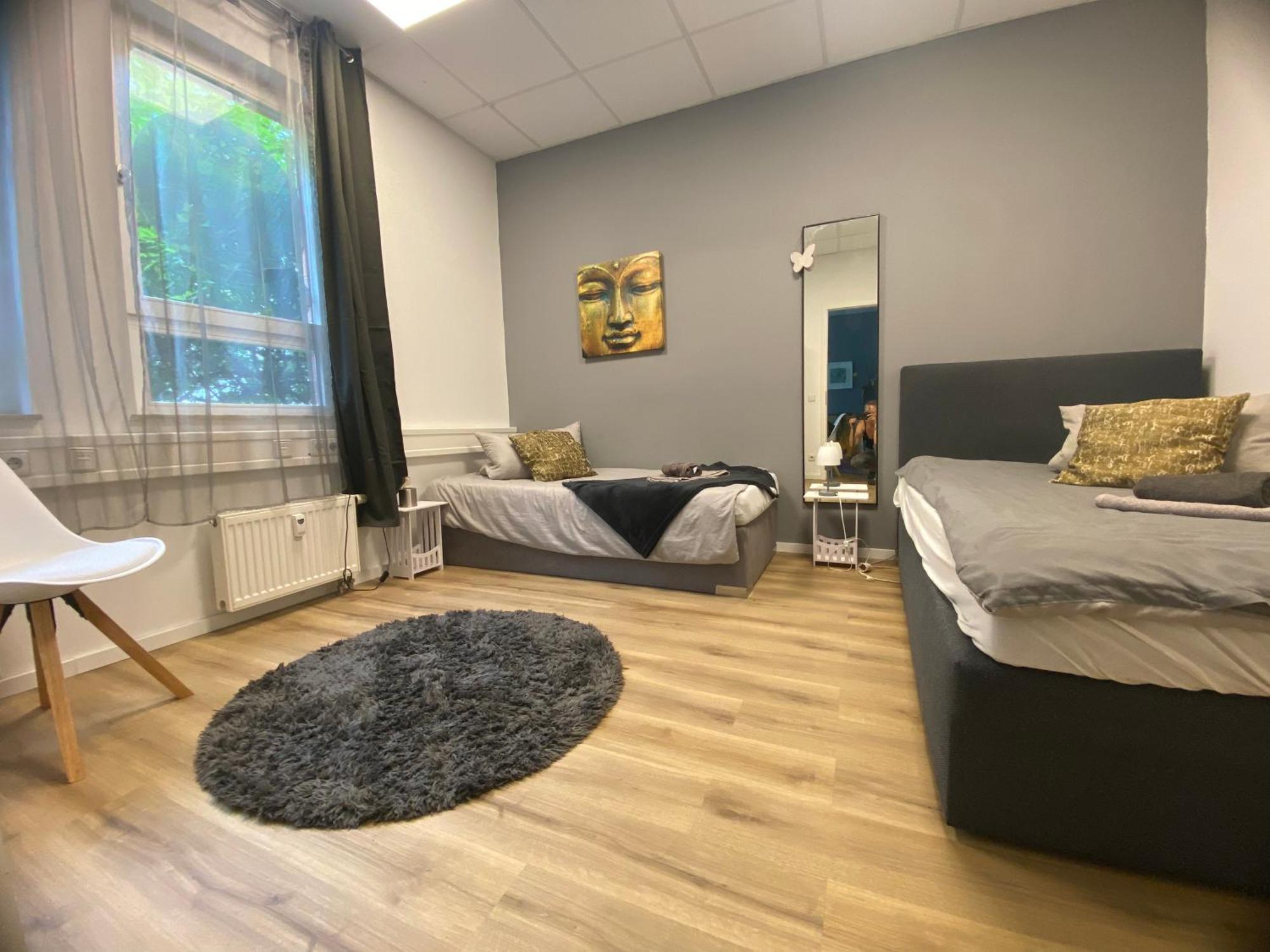 Appartement 1 Mit Gemeinschaftsraeumen, Tiefgarage Leipzig