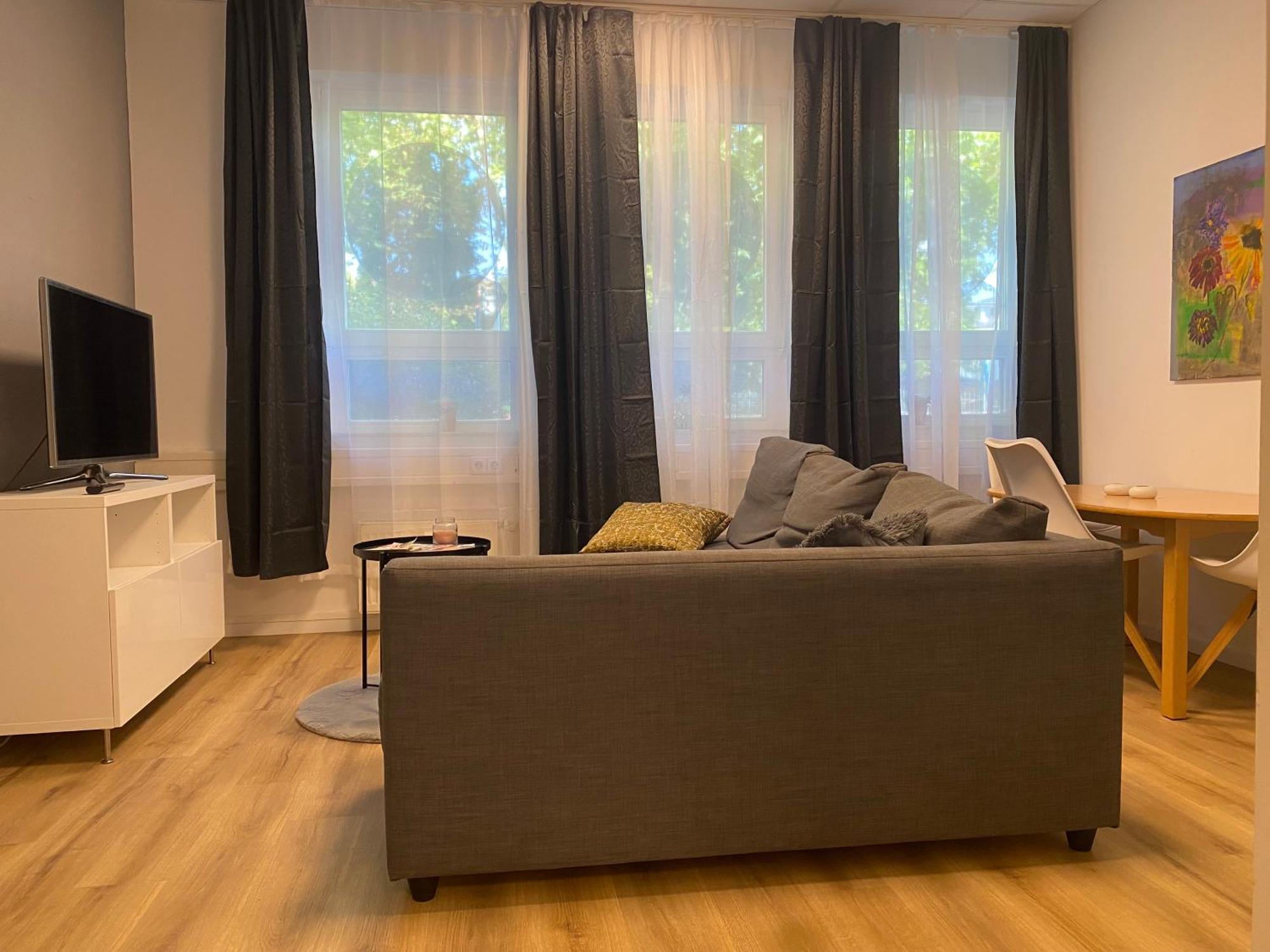 Appartement 1 Mit Gemeinschaftsraeumen, Tiefgarage *